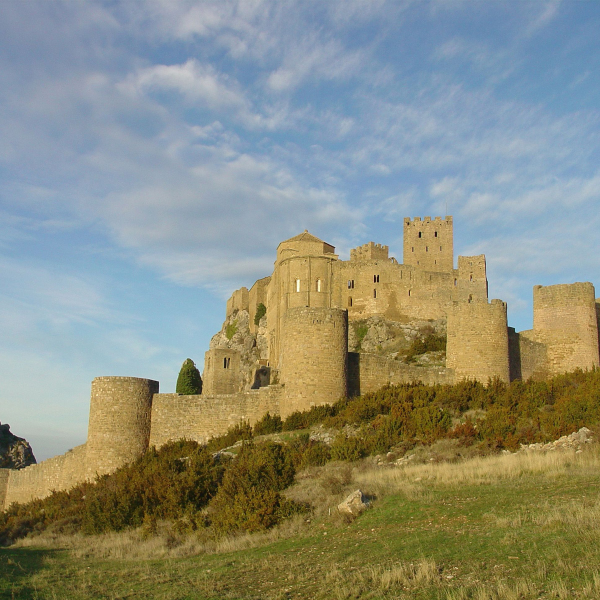 <p>op die Heuvel &hellip;&hellip;&hellip;&hellip;.. stond het grote, sterke en indrukwekkende kasteel Bon A Vu</p>